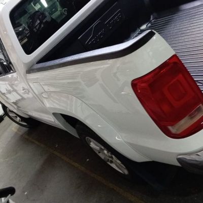 CUBRE CAJA CON BORDE DE AMAROK