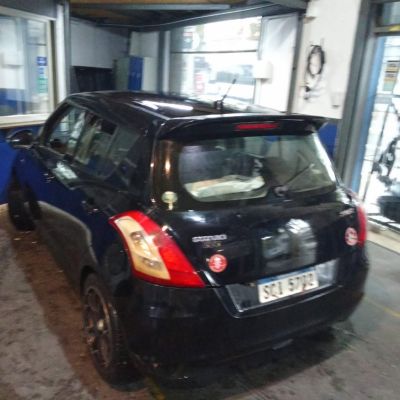 SUZUKI SWIFT ANTES DE INSTALAR BARRAS DE TECHO